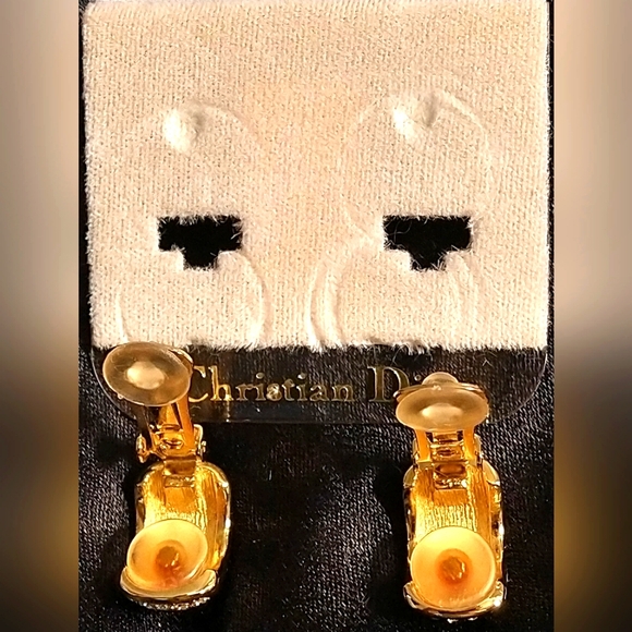RARE AUTHENTIC 1970's CHRISTIAN DIOR GOLD/ RHINESTONE PAVE CLIP EARRINGS (NWOT) - Picture 3 of 5